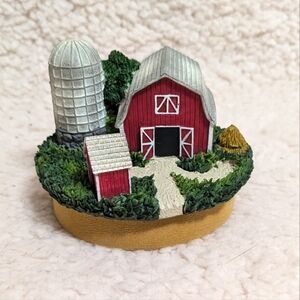 NWT Our America Gift Barn candle topper